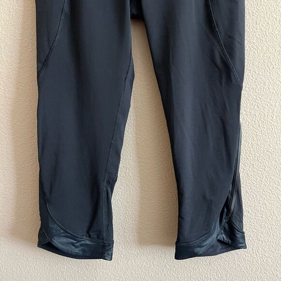 lululemon athletica Capris Leggings Black with Pink Floral Waistband - Picture 3 of 8